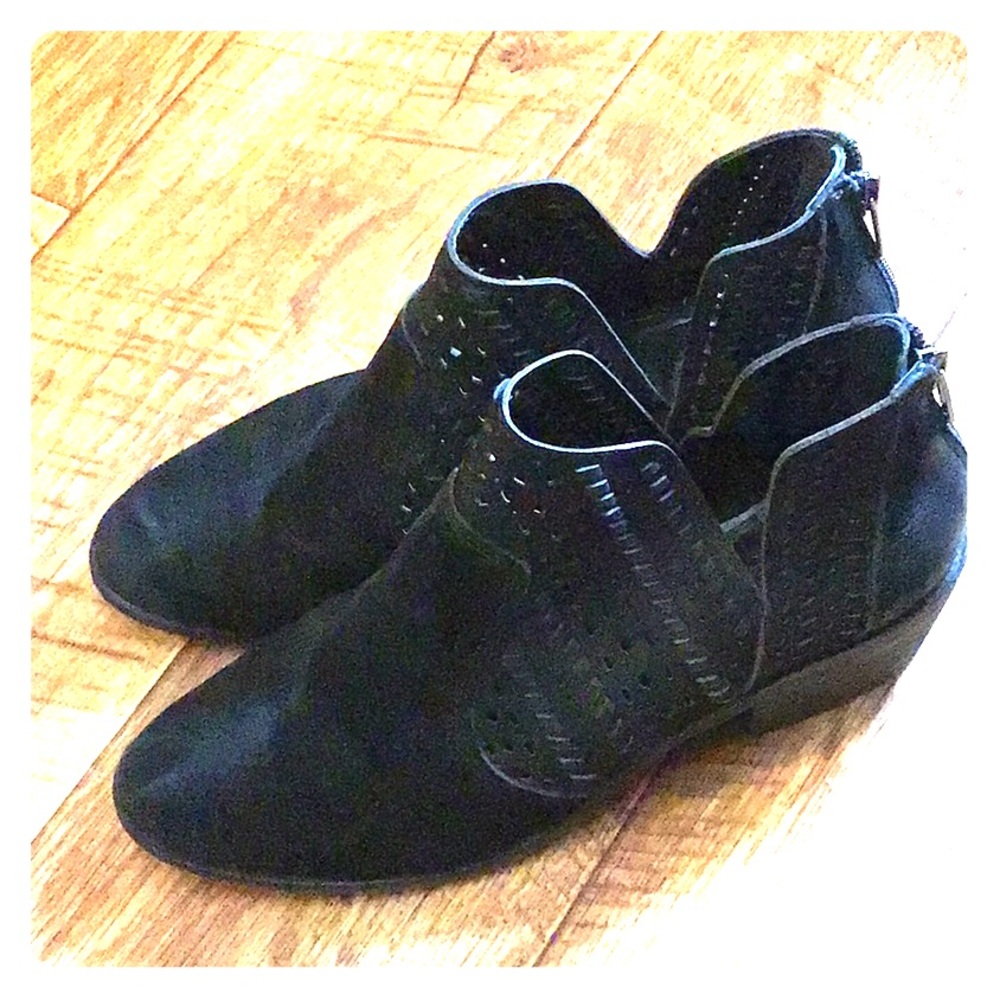 Vince Camuto Booties